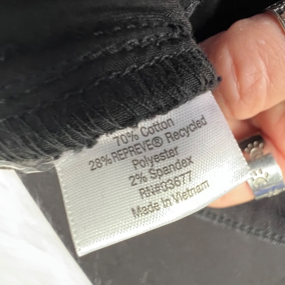 👖NWT🤩 |•ST. JOHN'S BAY•| Jet Black Secret Slender Skinny High Rise Jeans Sz 12 - Picture 9 of 9